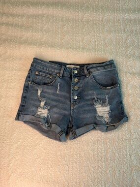Distressed Jean Shorts 🤍